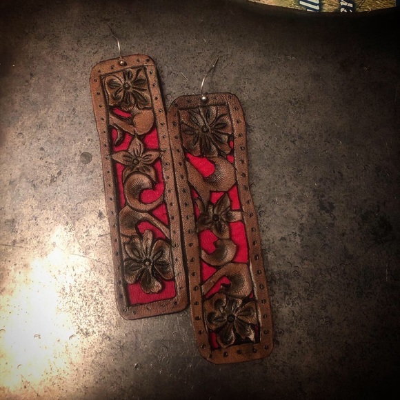Handmade Leather Tooled Earrings - Picture 2 of 3